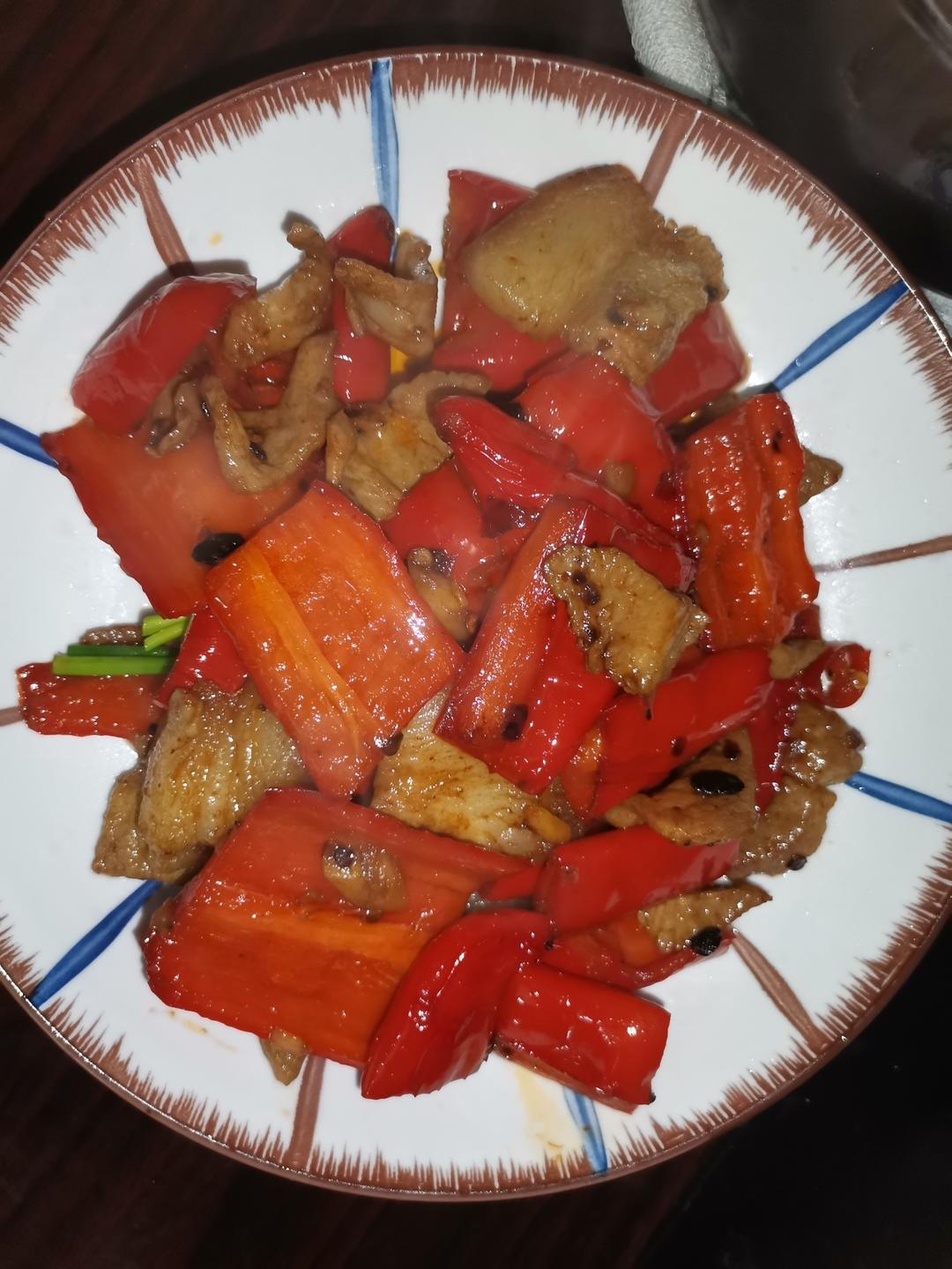 红辣椒炒肉