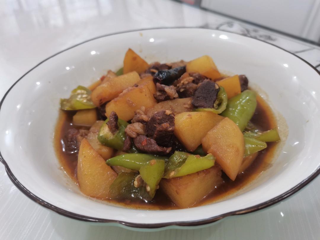 土豆焖牛腩