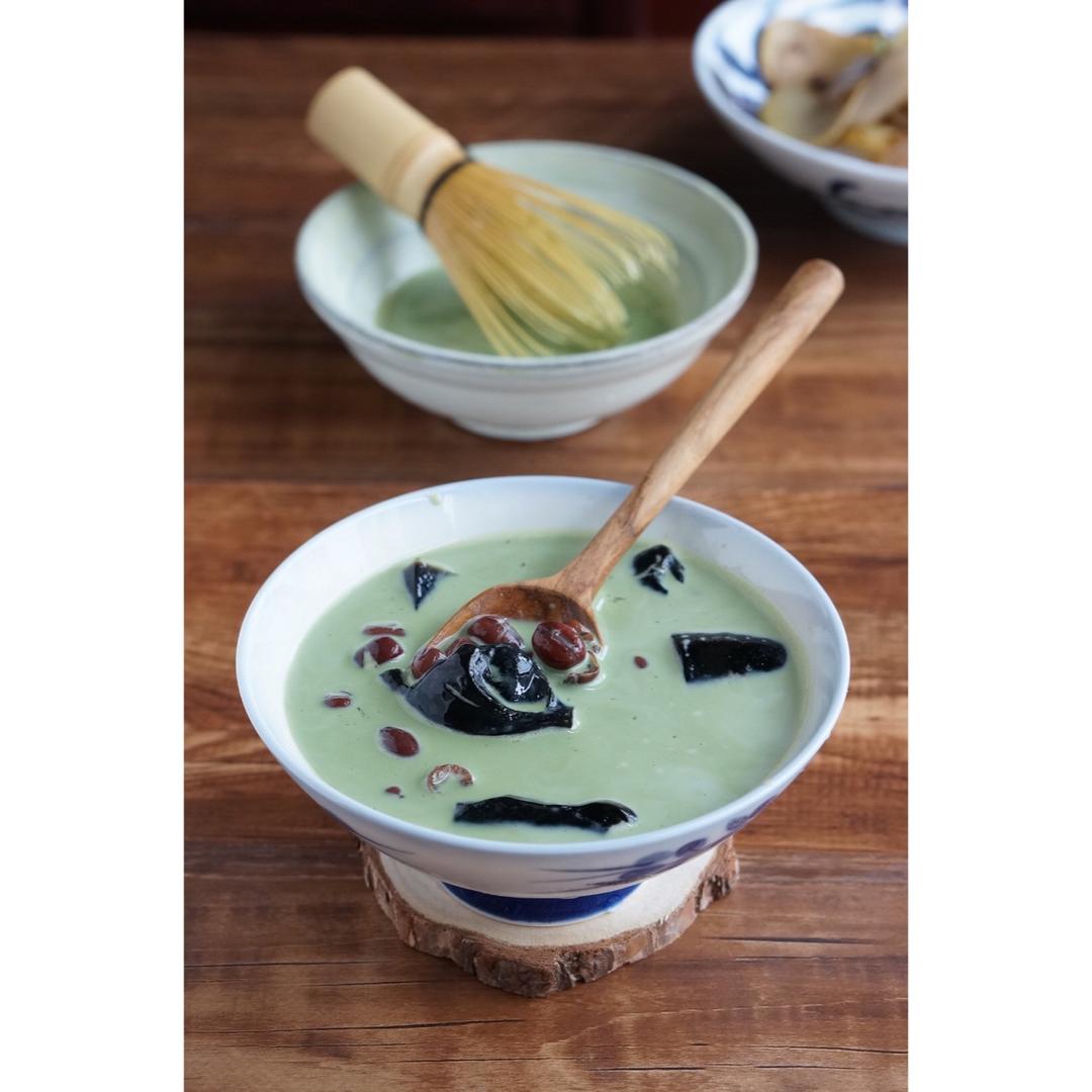 成熟口味抹茶拿铁