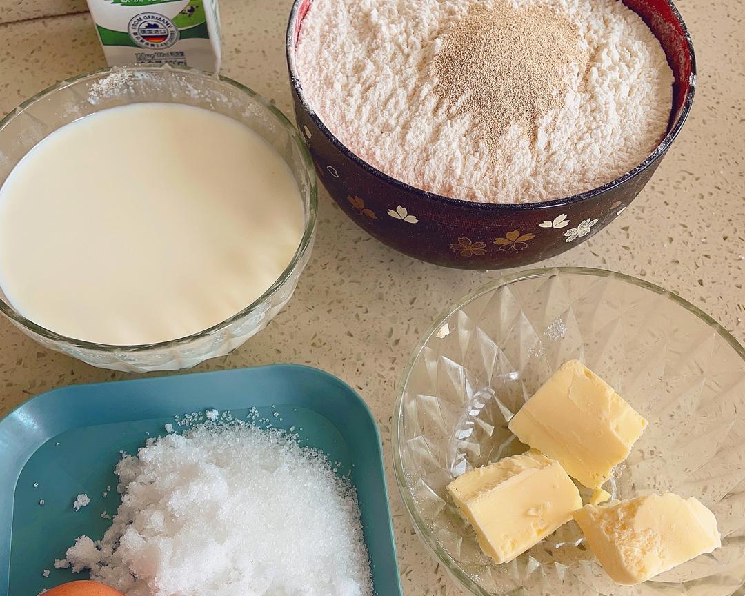 纯奶手撕吐司的做法 步骤1