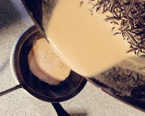 10分钟搞定焦糖奶茶的做法 步骤6