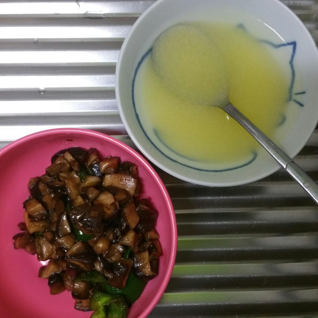 小炒辣椒蘑菇