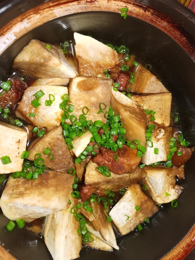 红烧肉烧荔浦芋头