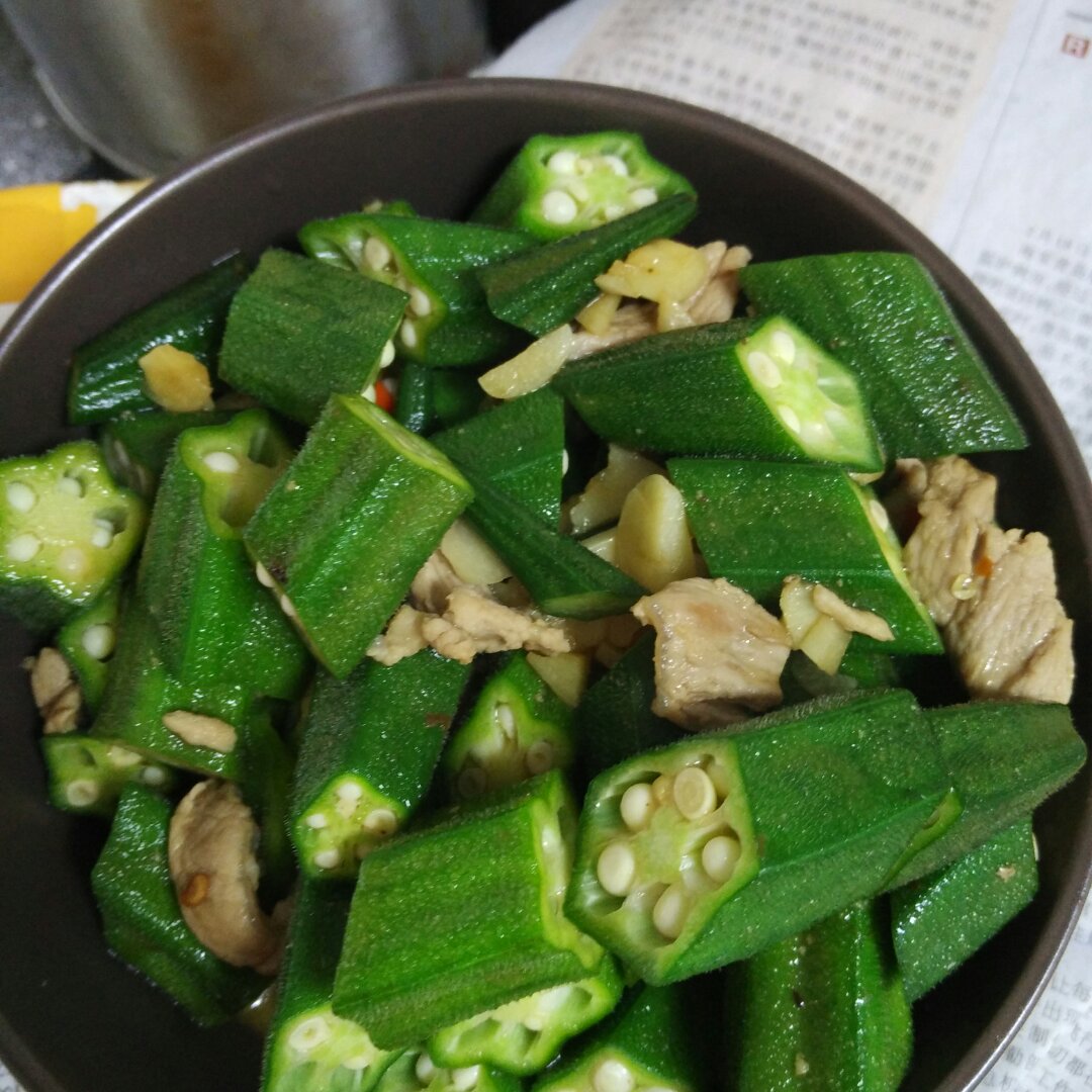 五花肉炒秋葵
