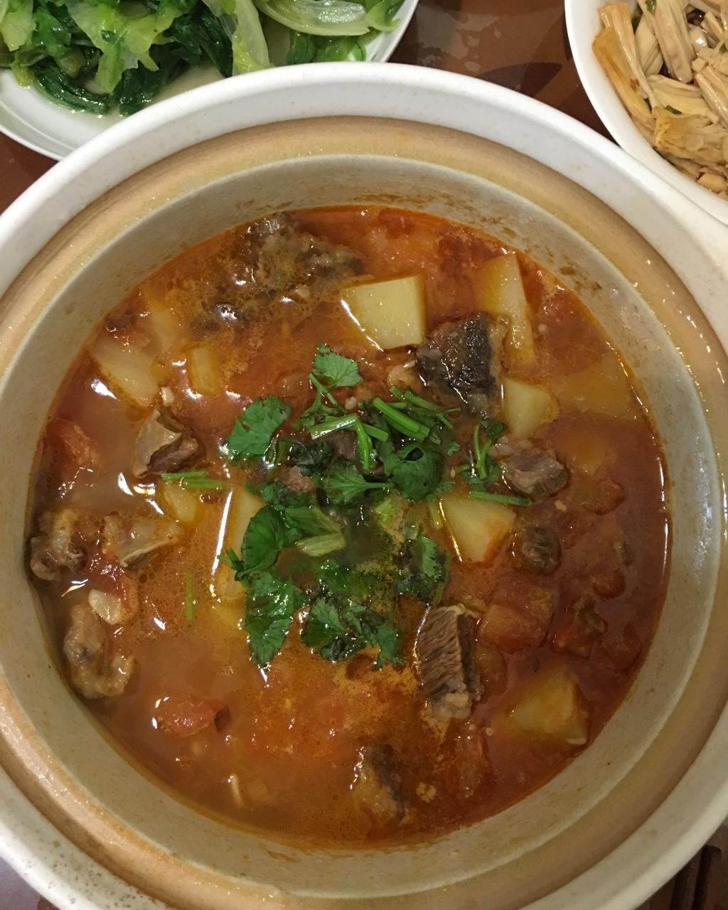 【番茄土豆炖牛腩】