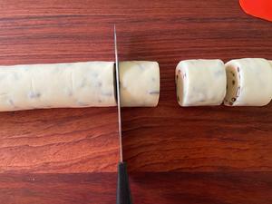 奶香蜜豆馒头卷   做法超级简单   可以一层一层撕着吃的做法 步骤8