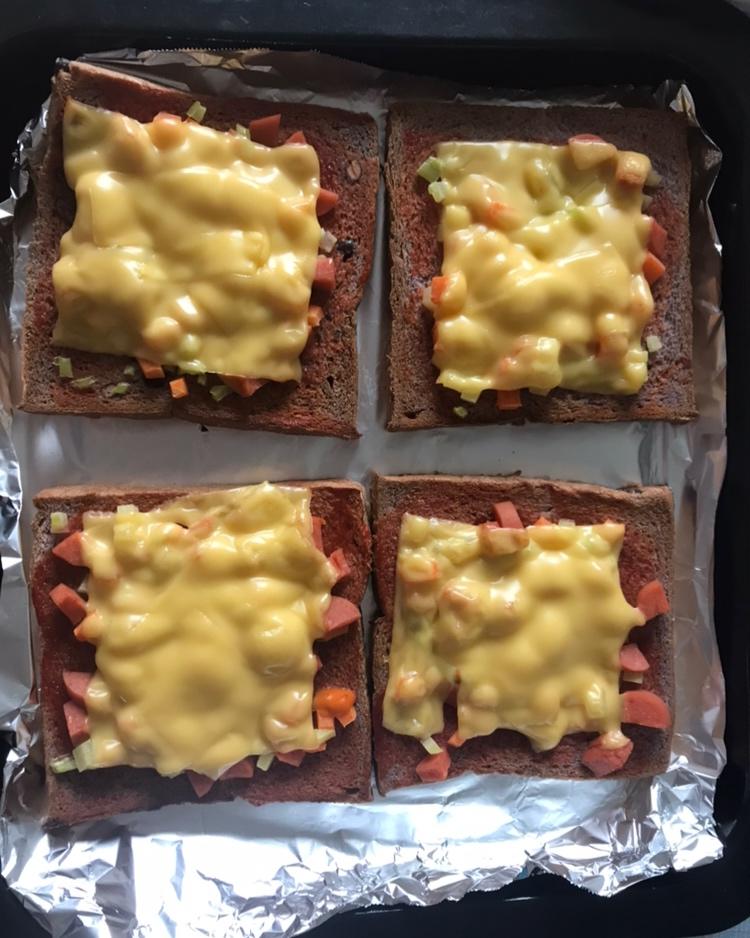 超好吃面包披萨🍕