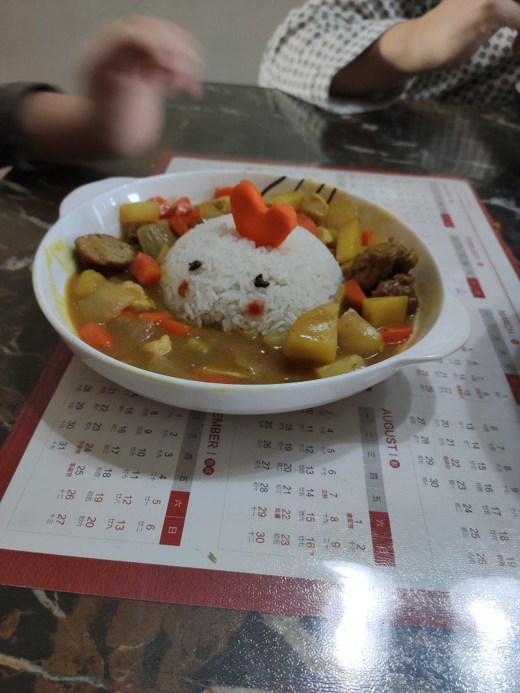 人见人爱花见花开🐤         三只小鸡日式咖喱饭