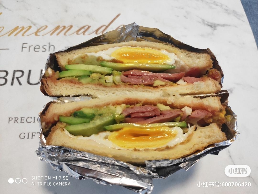 牛油果吐司的做法