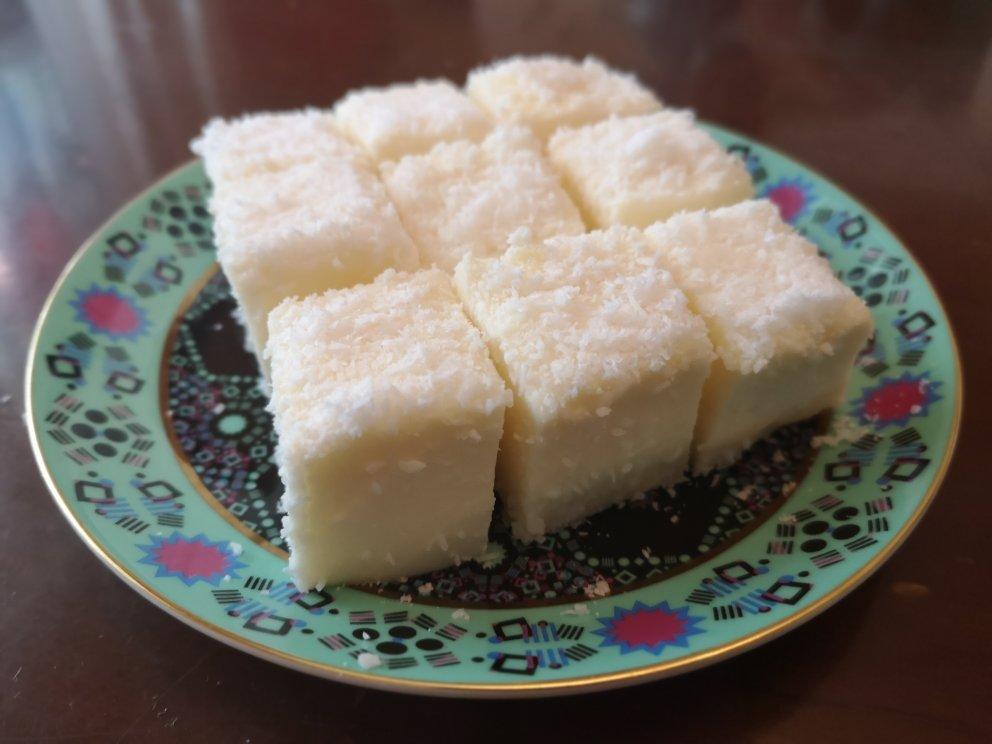 入口即化的椰蓉奶油小方