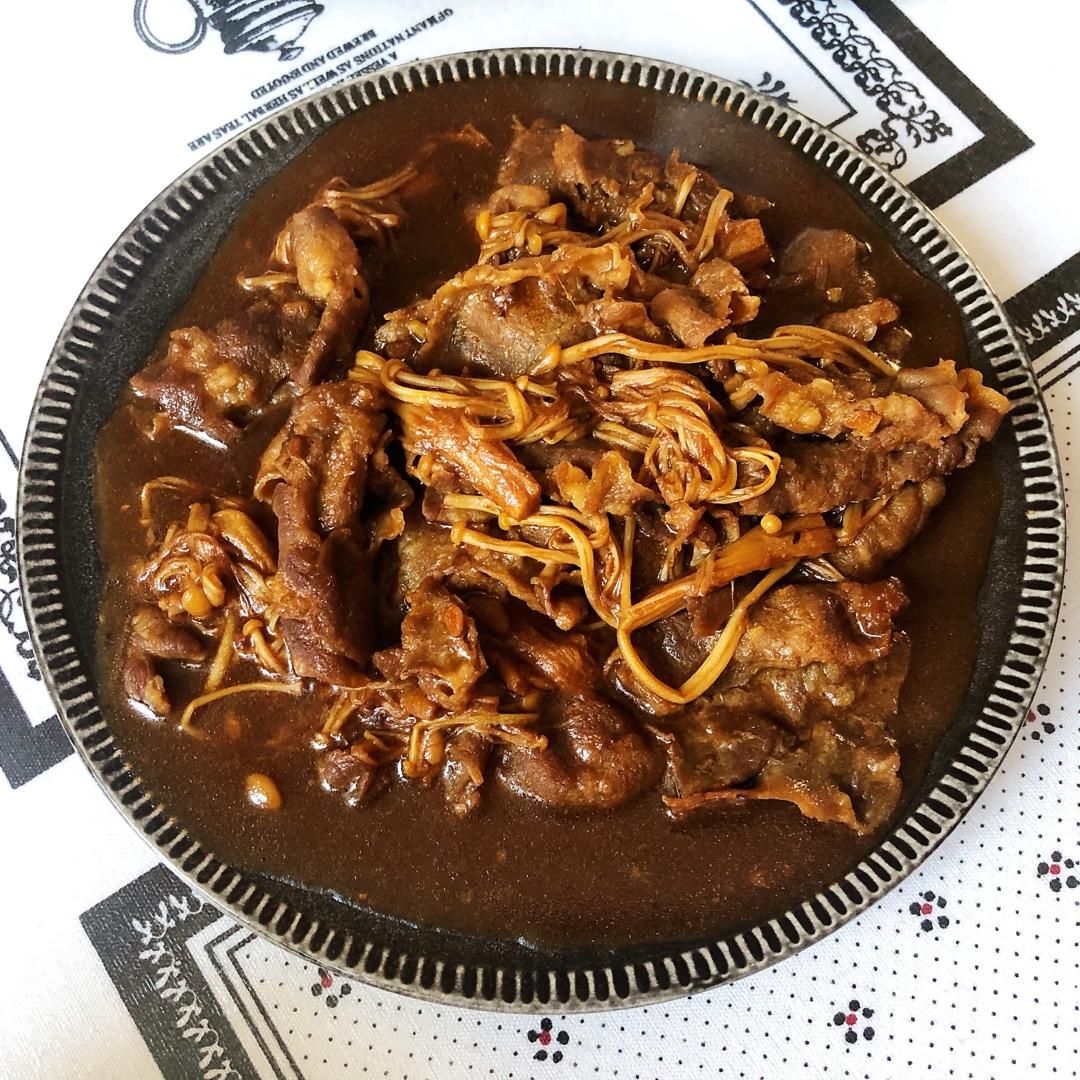 肥牛金针菇盖饭