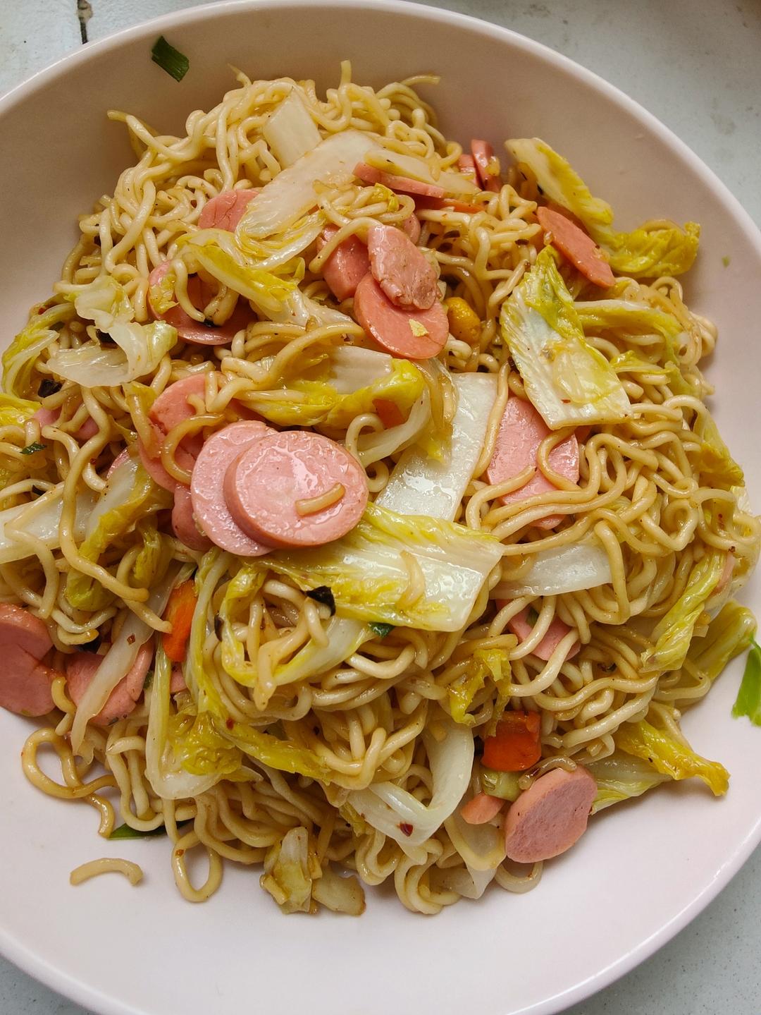 青菜火腿炒方便面