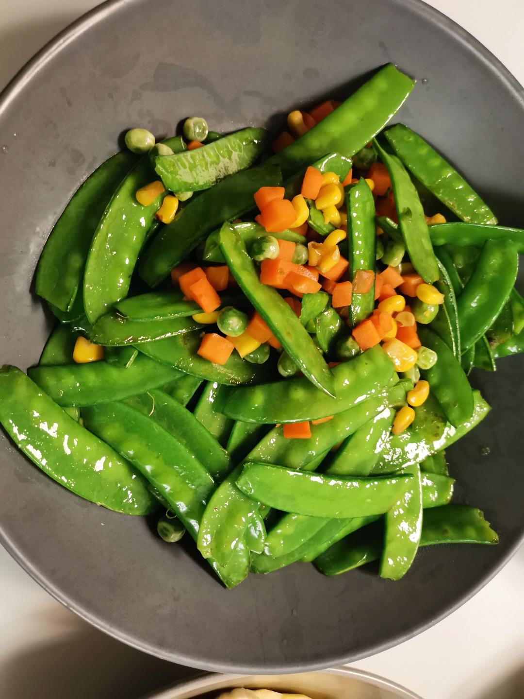 虾仁炒荷兰豆什锦