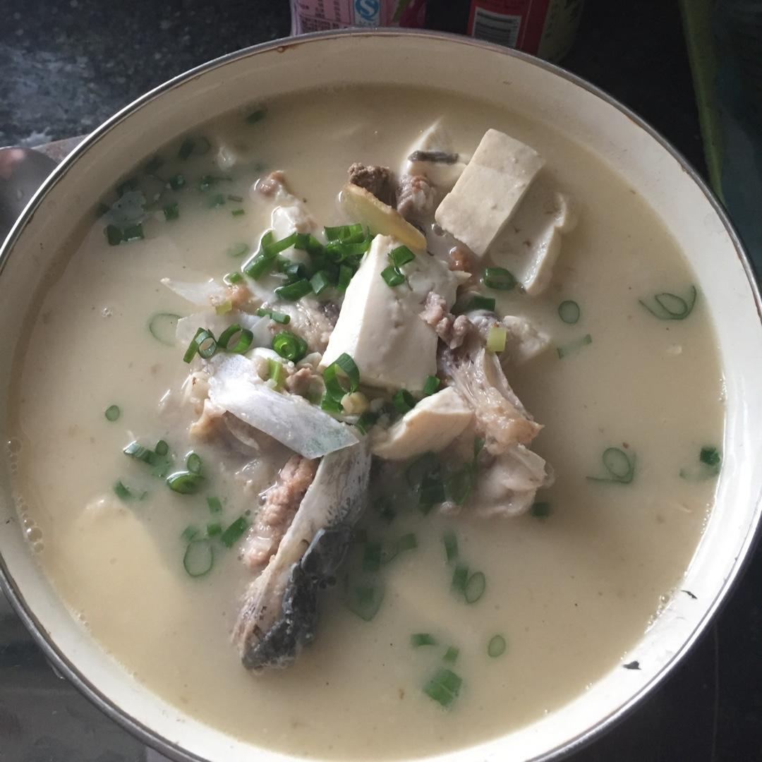 鱼头豆腐汤
