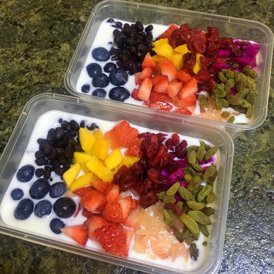 王豆豆是只胖兔砸做的水果捞