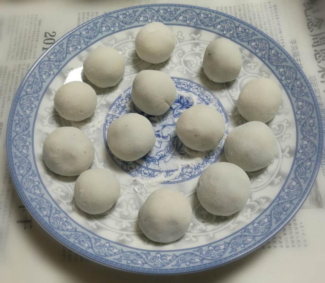 花生黑芝麻汤圆