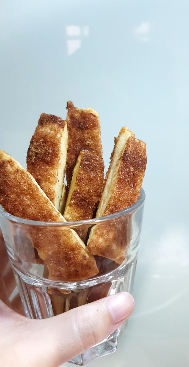 肉桂白糖棒 
Cinnamon Sugar Sticks的做法