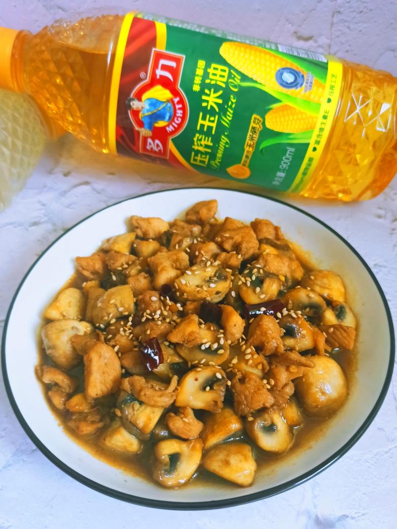 鲜美好吃！鸡胸肉烧口蘑的做法