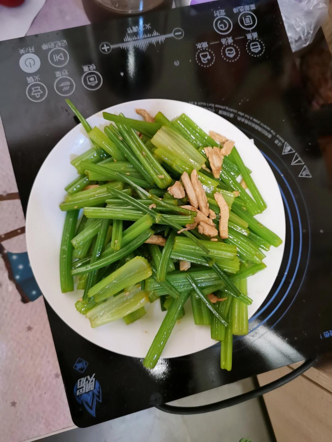 素炒芹菜