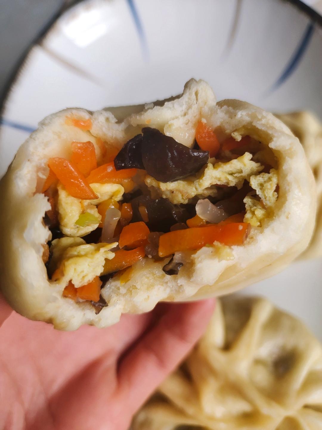 胡萝卜木耳鸡蛋素包子