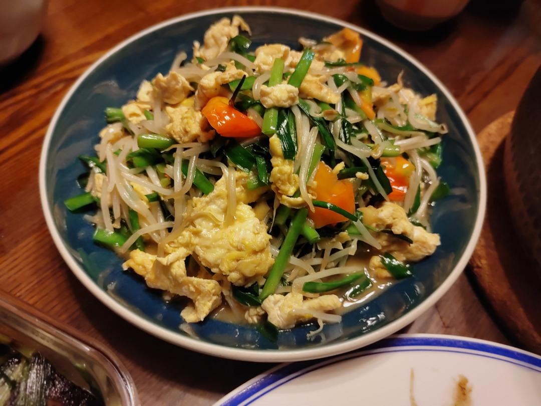 豆芽韭菜炒鸡蛋，三分钟搞定～！