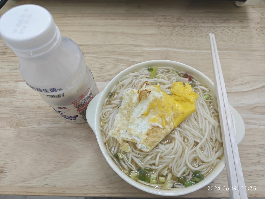 超简单的10分钟做好-热汤面