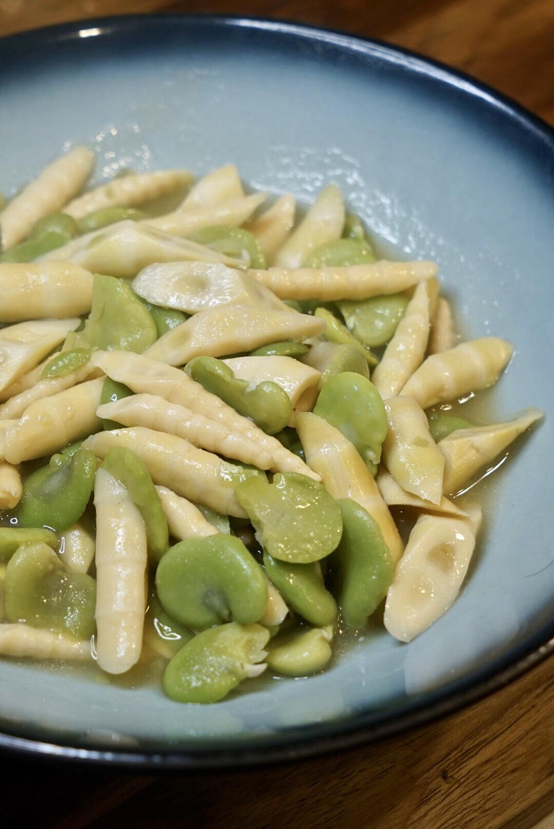 蚕豆春笋的做法