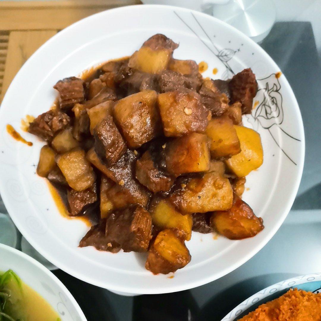 番茄土豆炖牛腩