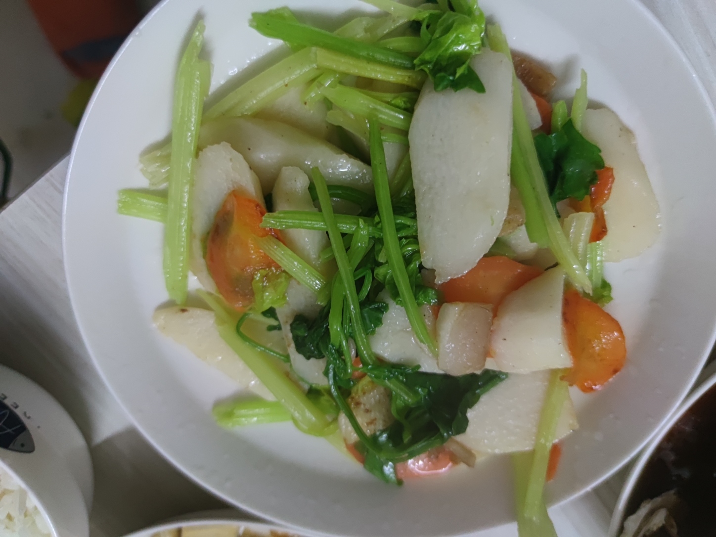 素菜：山药胡萝卜炒小芹菜的做法