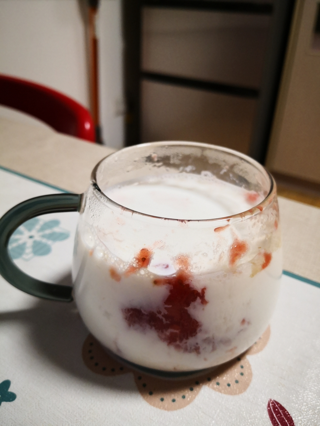 冬天里最暖心的草莓牛乳