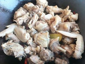 小鸡炖蘑菇的做法 步骤4
