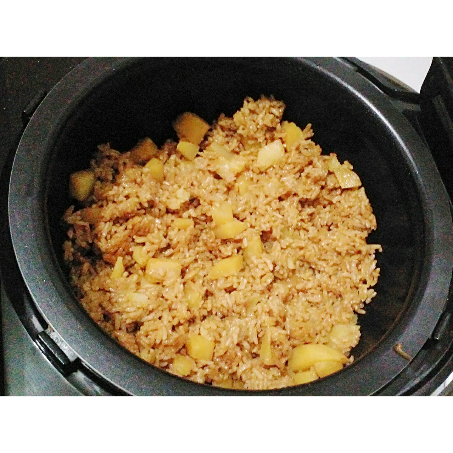 土豆焖饭（电饭锅版）