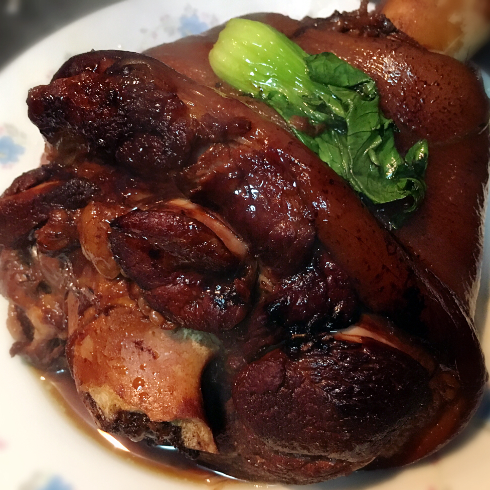 焦糖饼干做的秘制酱肘子