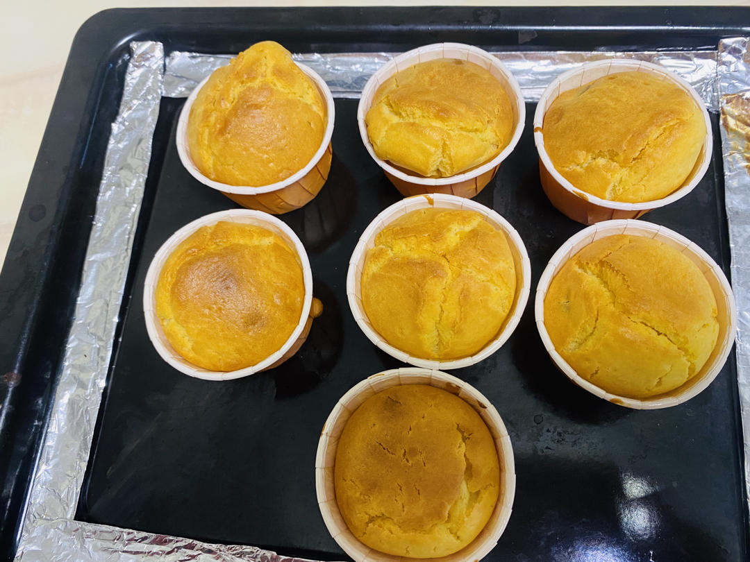 不用打发蛋清，搅一搅就能做的蔓越莓马芬蛋糕！