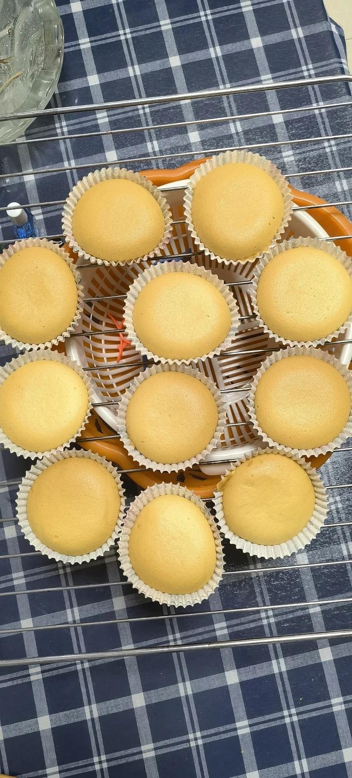 纸杯蛋糕 8寸戚风蛋糕的量