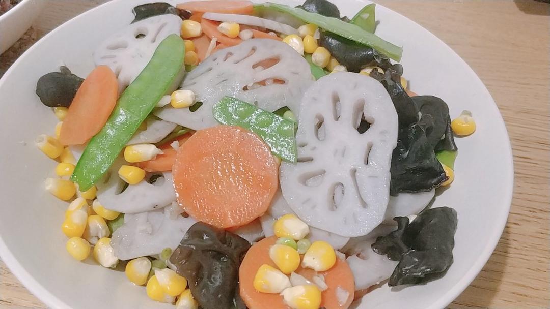 素菜也可以这么美—荷塘小炒