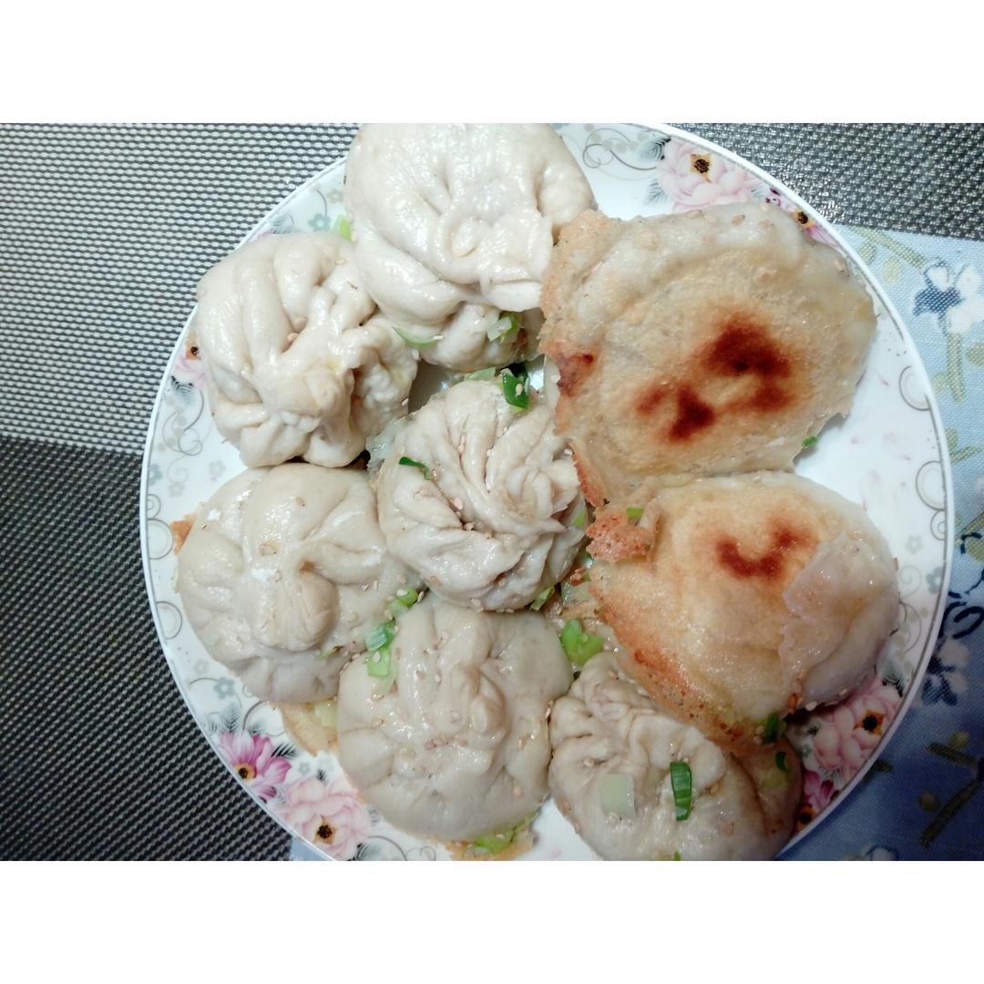 水煎包（韭菜）Fried Dumplings