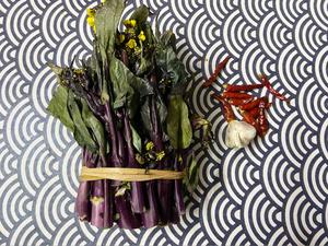 炝炒紫菜苔（传说中的红菜苔）的做法 步骤1