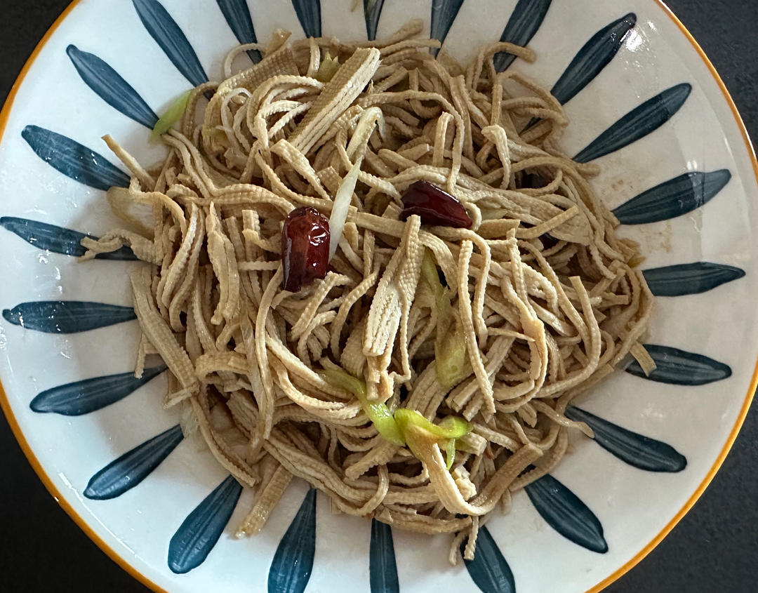 鲜香凉拌汁拌豆腐丝