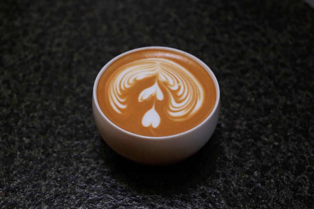 ☕自学拉花不急不嗔🐱