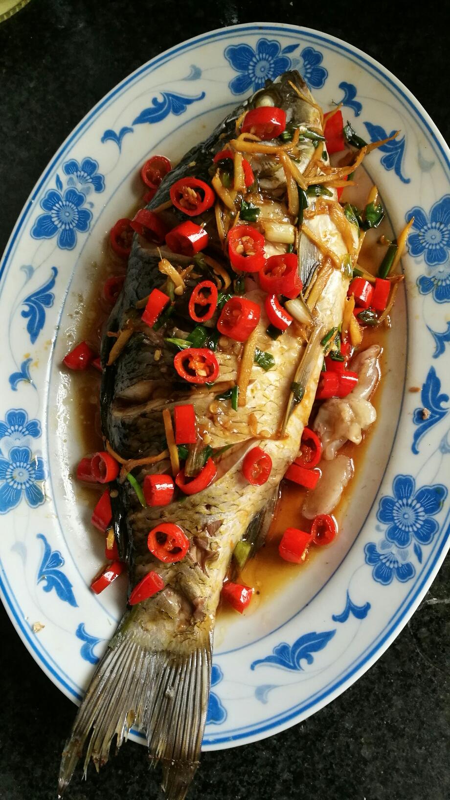 超鲜嫩好吃营养的清蒸鲫鱼