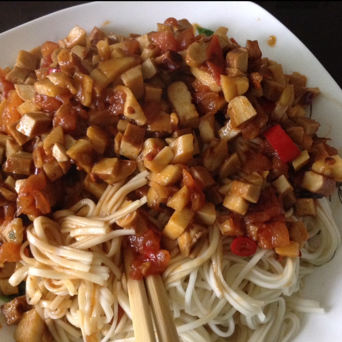 杏鲍菇杂蔬炸酱面