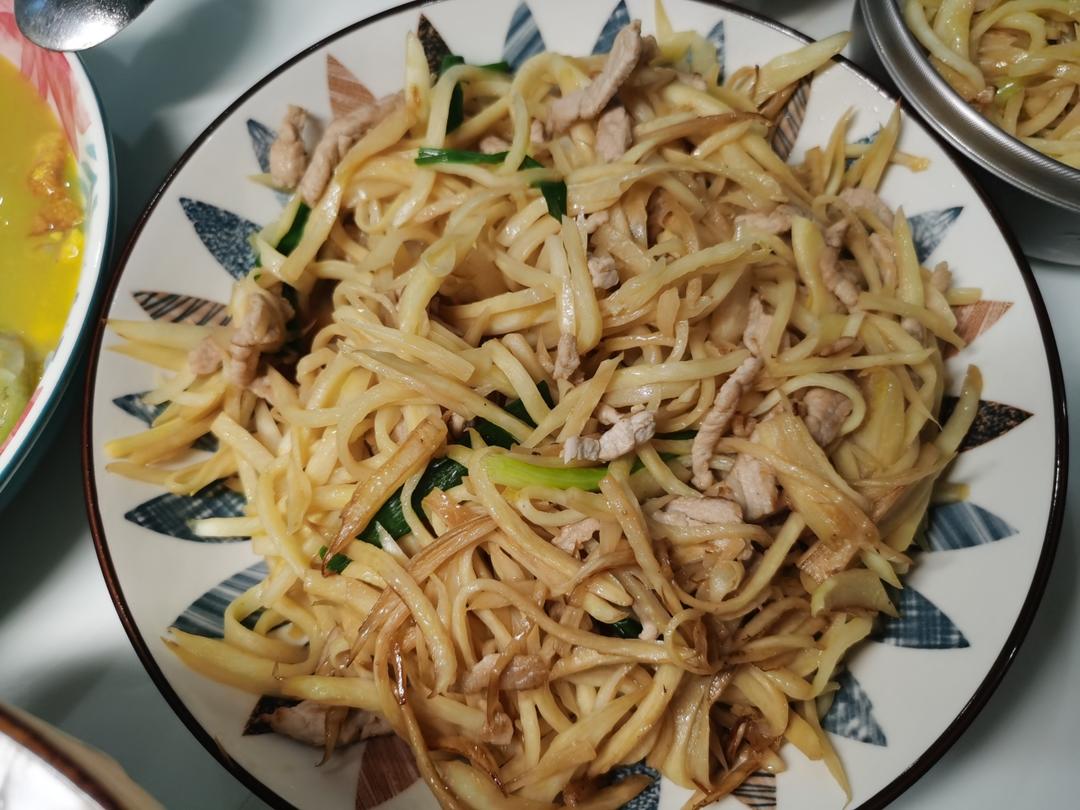 茭白炒肉丝的做法