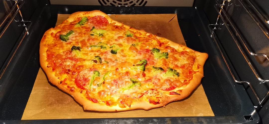 从饼皮开始，烤正宗的玛格丽特披萨