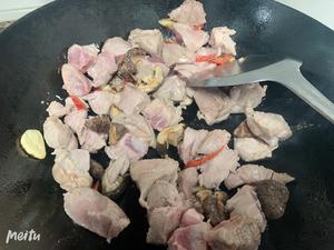 香菇焖猪腱肉的做法 步骤5