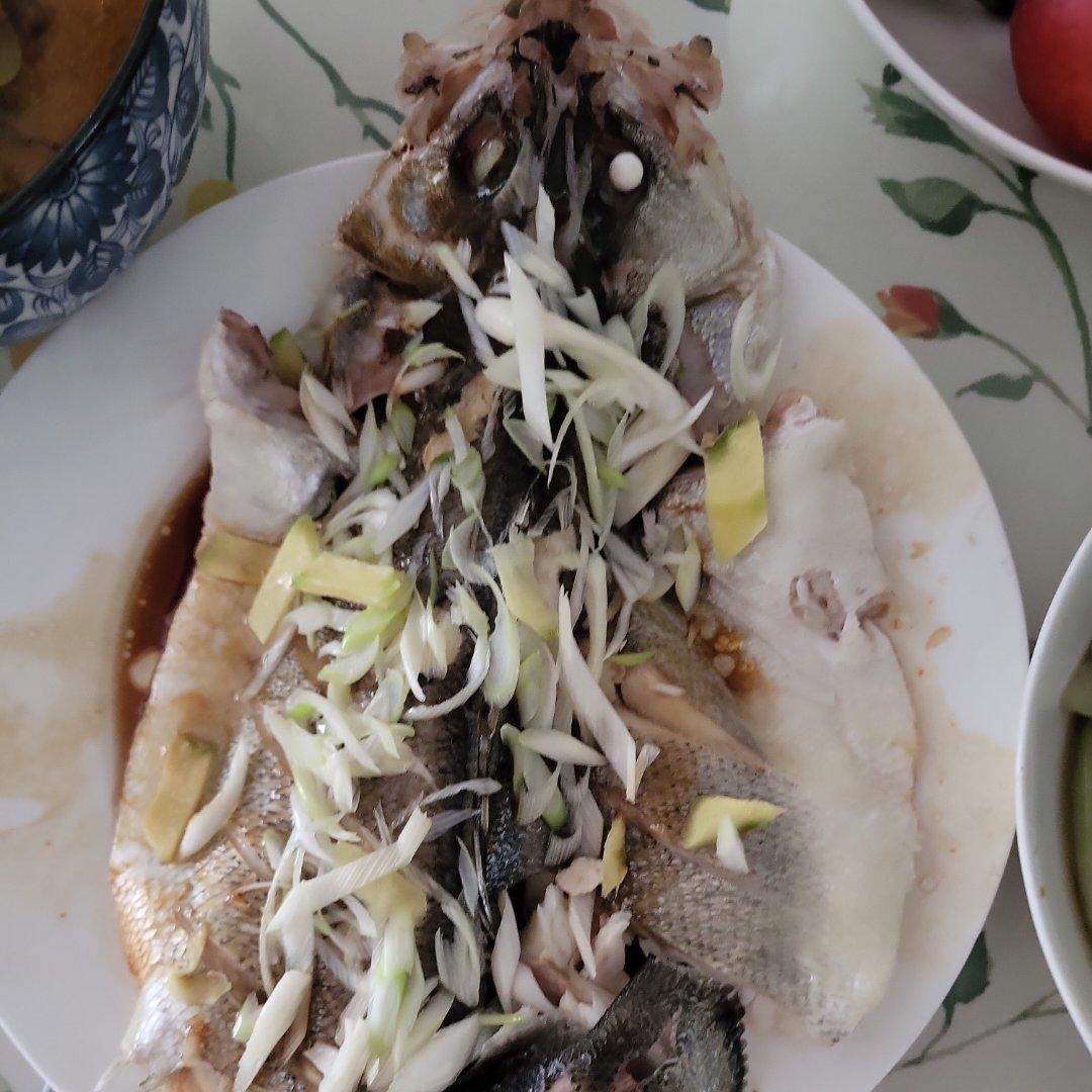 10分钟做 清蒸鲈鱼 （附切鱼图解）