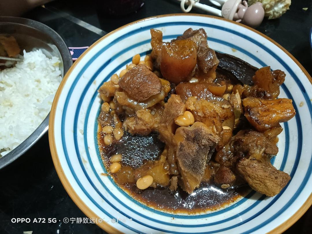 流口水的黄豆炖猪蹄