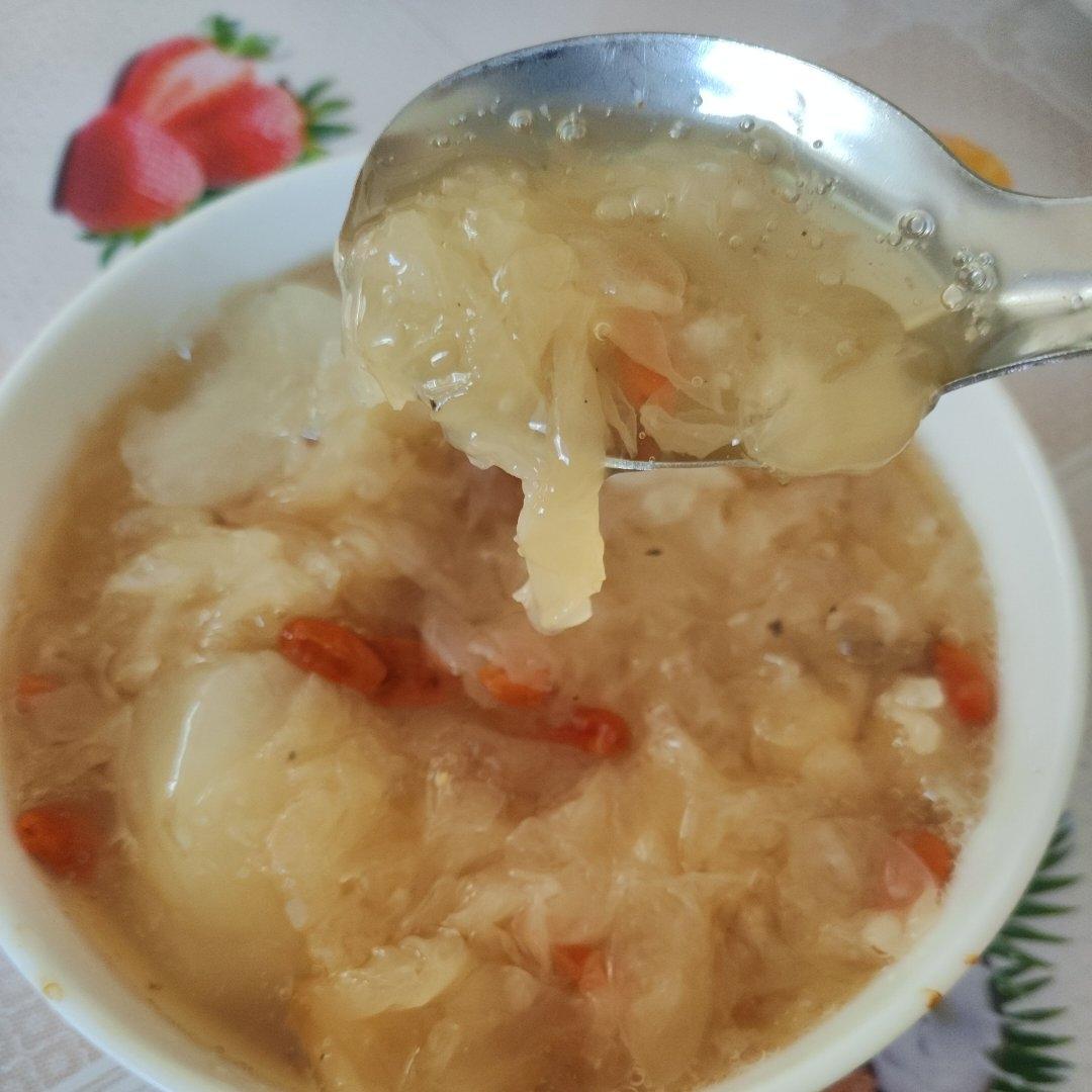 冰糖银耳梨汤