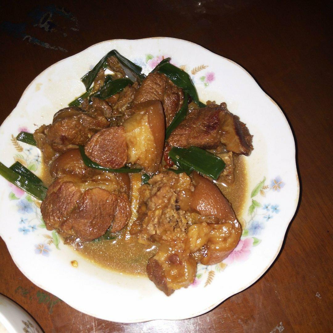 美味的家常菜：红烧猪蹄