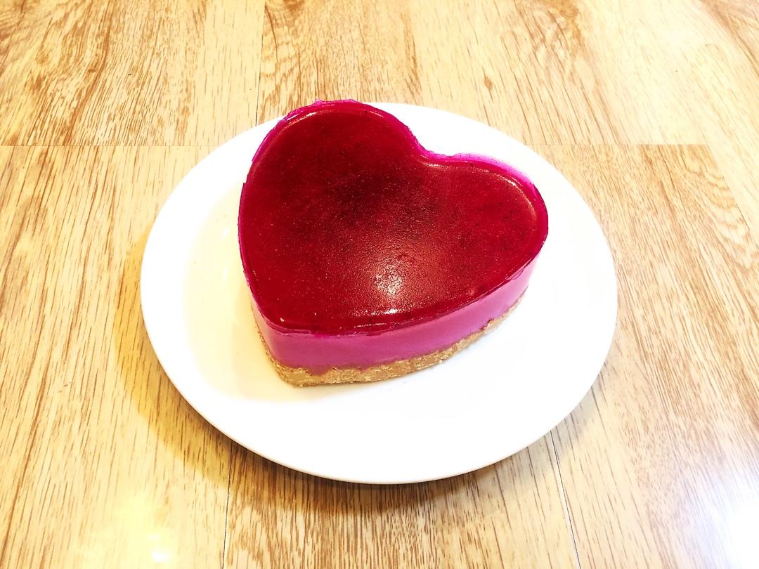 火龙果慕斯蛋糕